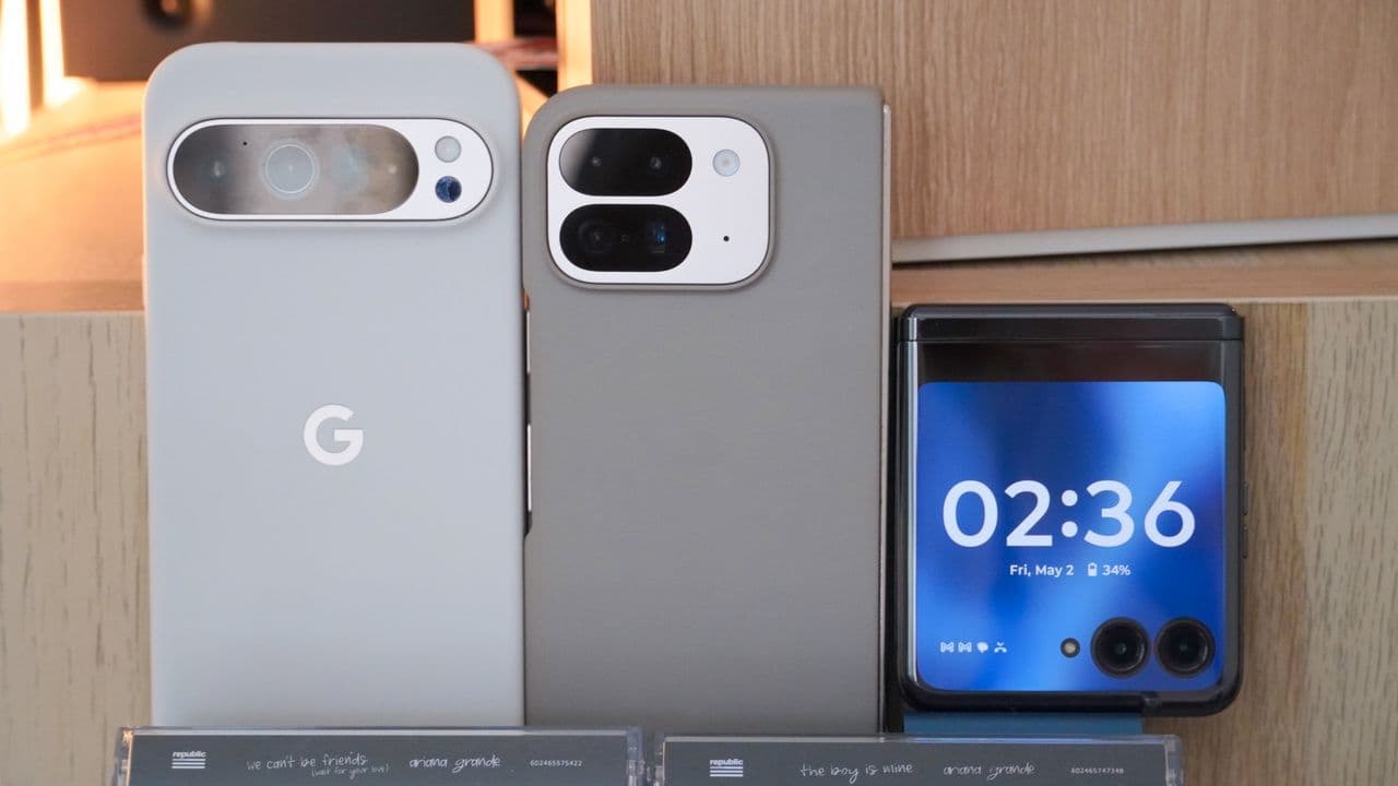 "Only you can decide your upgrade, but we’re the Tinder for smartphones 🔥💔 #SwipeRight #Cringe"