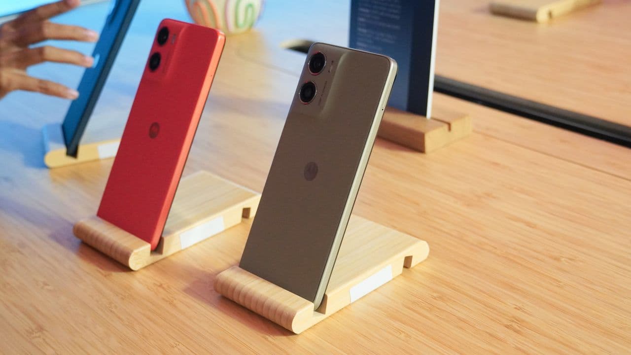 Motorola dropping the *drip* with Edge 60 Neo & G06 squad. Midrange flex or nah? 🤔🔥 #AndroidVibes 💀📱