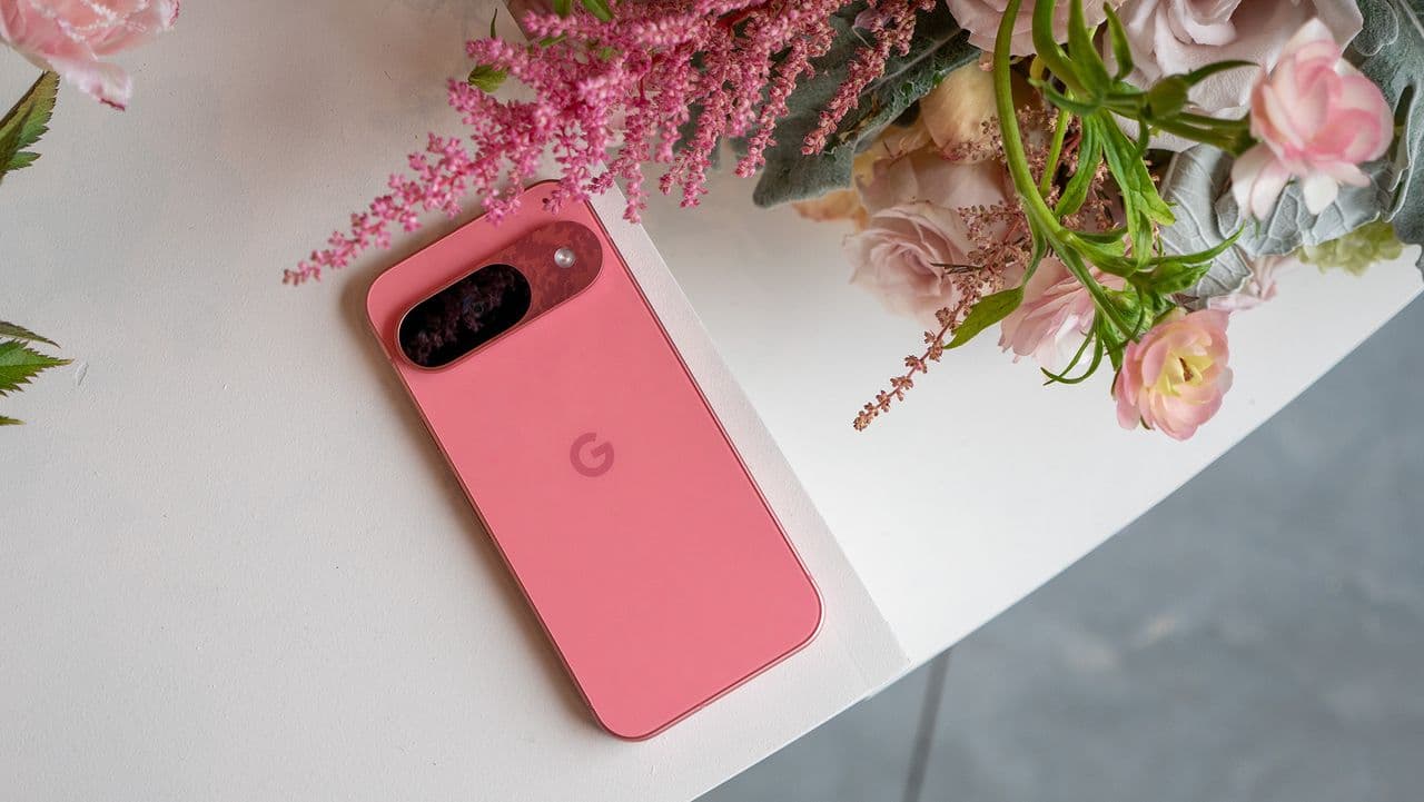 🚨 Pixel 10 leaks dropping like my grades 📉, Spotify raising prices like we ain't broke 💸, and Watch 4 about to get a charger—bruh, it’s not that deep! 🥴🔥 #TechDrama #LeakWeek