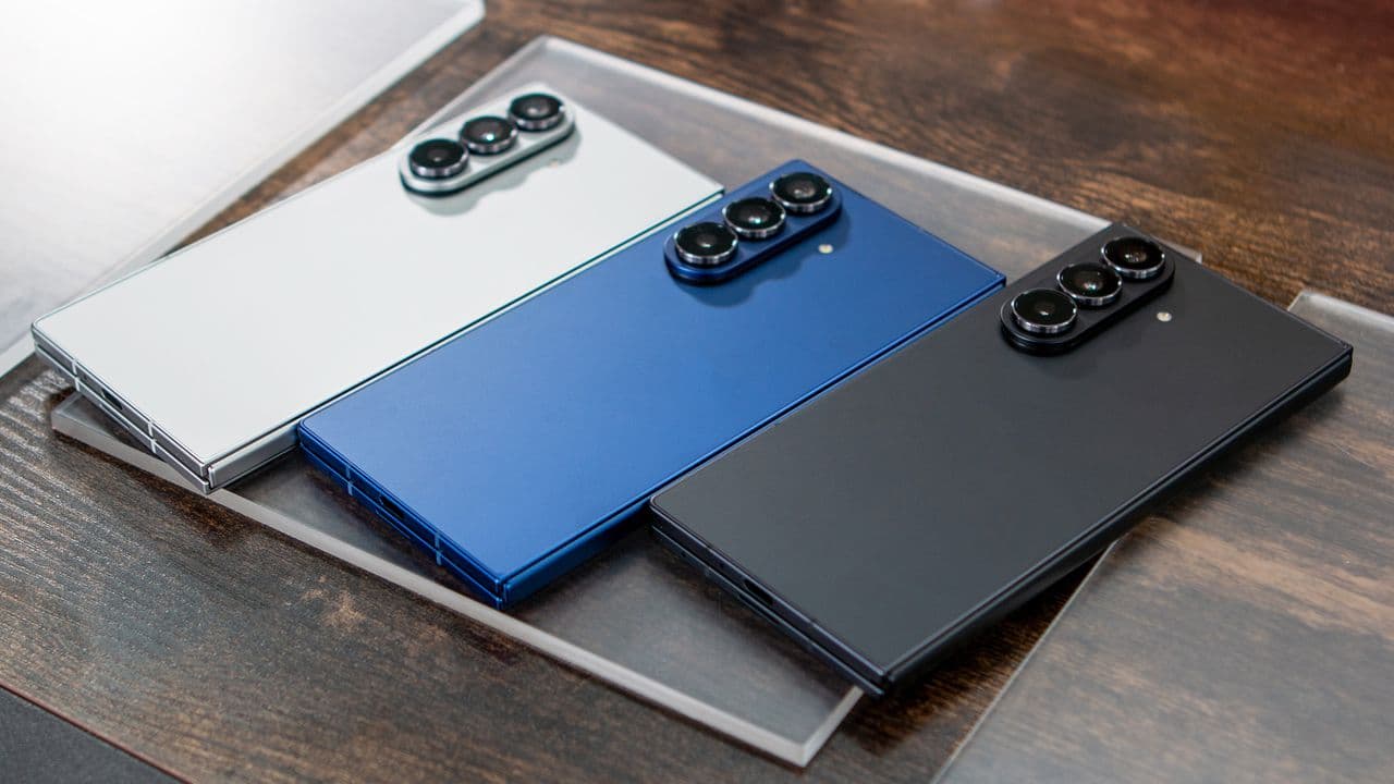 "Samsung Z Fold 7 flexin’ on the Flip 💪📱💸 No cap, it’s the fave now! #FoldGoals #KoreaVsFlip"