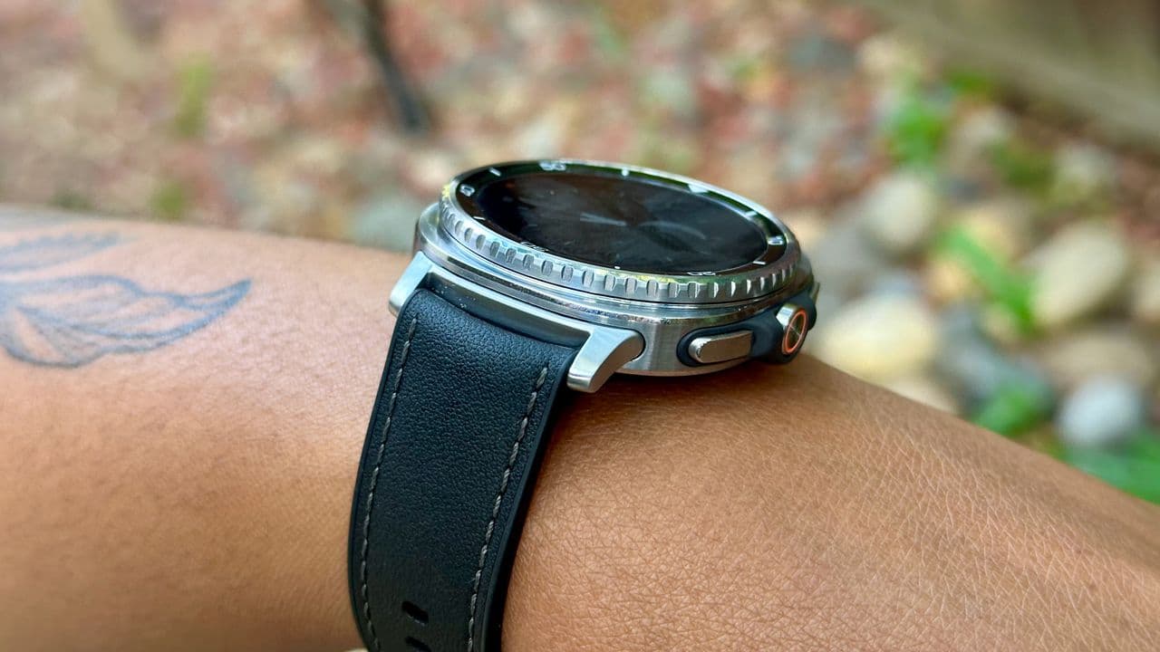 "Best Buy said, ‘Take my money 💸’ but they actually meant ‘We’ll pay you $100 to rock the Galaxy Watch 8!’ 😂🔥 #BigBrainMoves"