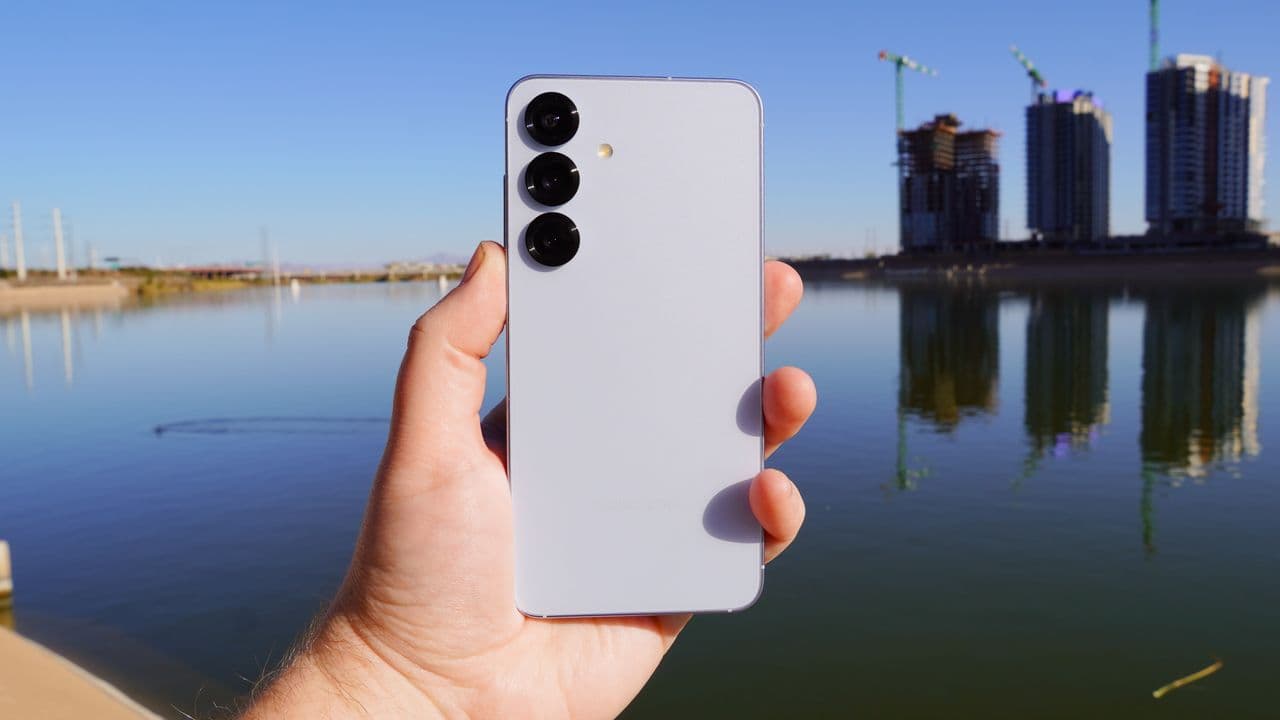 "Deadass? 🥴 Scoop a FREE Galaxy S26 before it drops! 👀 Boost Mobile makin' us all broke 💸💀"