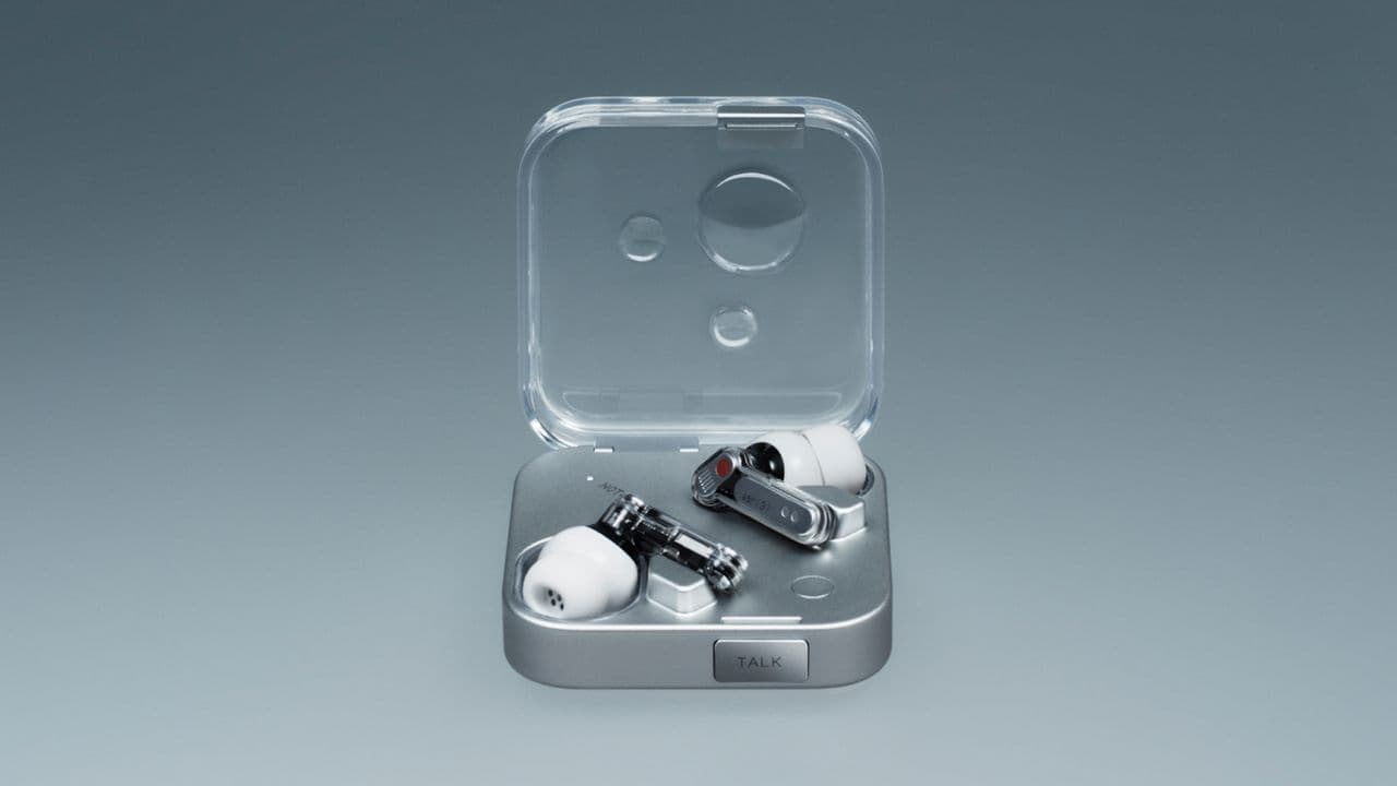 📢🔊 Nothing sneakin' in with the Ear 3 like 🥷 "talk" button? Big vibes, no cap! 💬🔥 #EarGoals