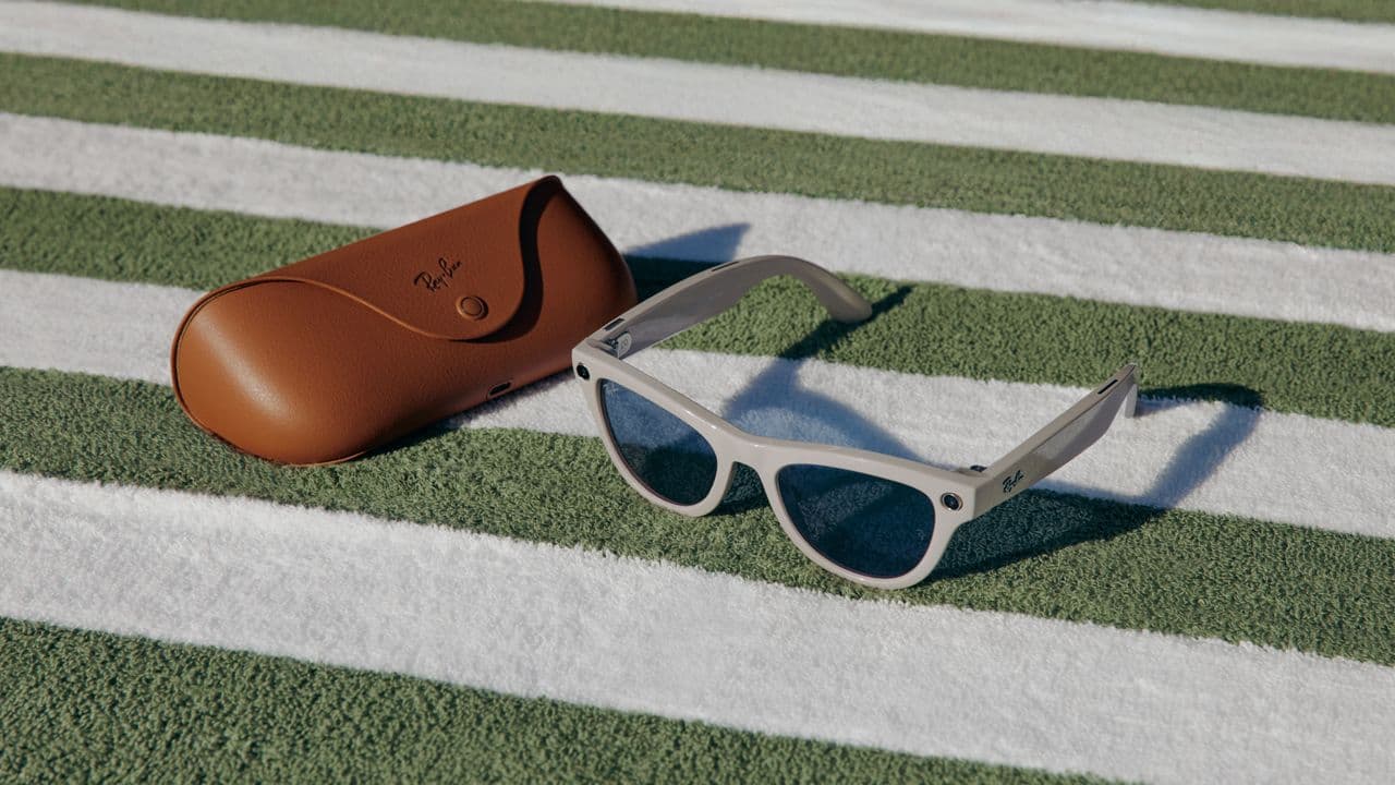 "Meta AI glasses are the GOAT 🔥 But fr, noobies snag that 1st-gen steal this Black Friday! 🤑💀"