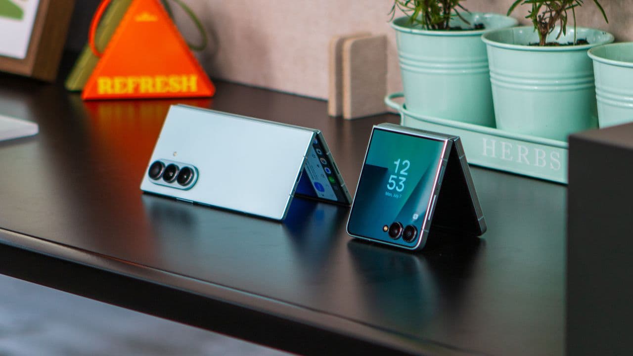 "Samsung flexed hard, dropped the skinniest Galaxy Z Fold & Flip 7, no cap! 💀📱🔥 #Slimthick"
