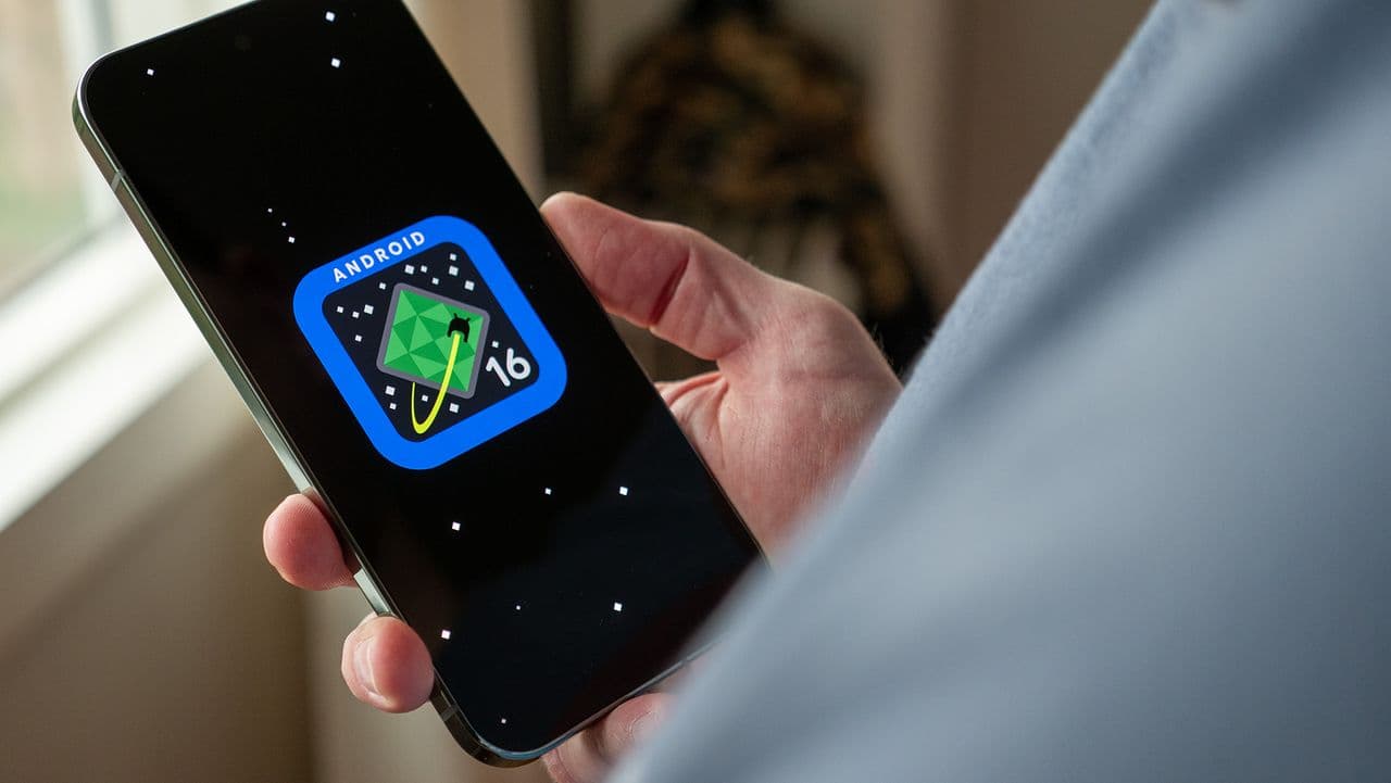 "Android 16 QPR2 beta: Adding app shortcuts to your home screen like it’s 2015 🏠💾 #Throwback #NoCap"