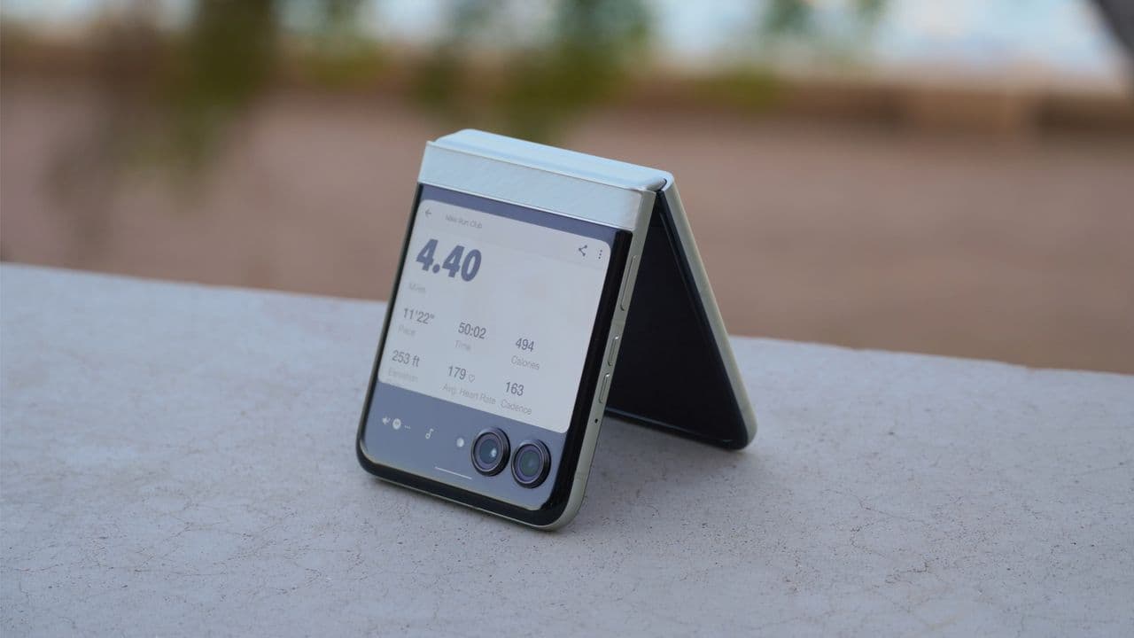 🚨💰 Moto deals hit different! Score 50% off smartphones this Black Friday! No cap, your wallet will thank you! 📱🔥