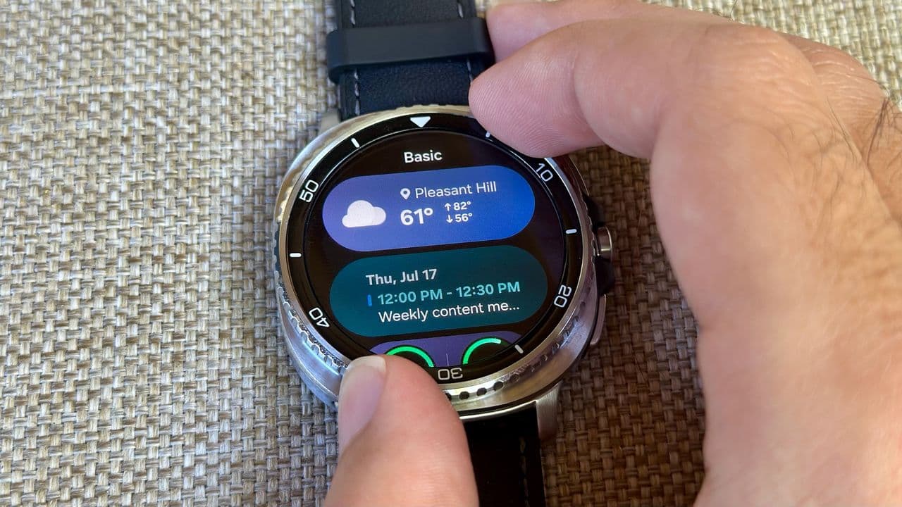 "Samsung’s Galaxy Watch 8 Classic got a glow up 🔥✨ New bezel vibes—mostly slaps, no cap! 🕶️💅"