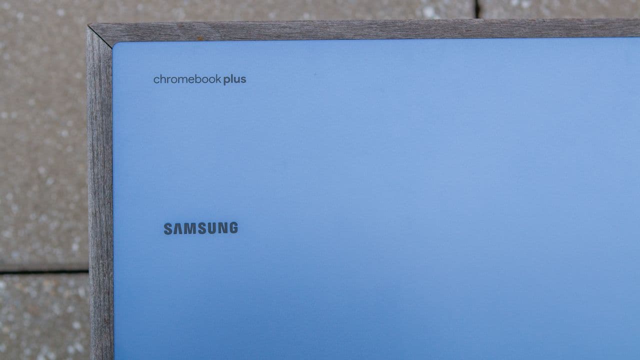 💻💰 "Chromebook thirst trap alert! 🎉 4 must-cops on sale before Black Friday - don’t sleep on it! 😴🔥"