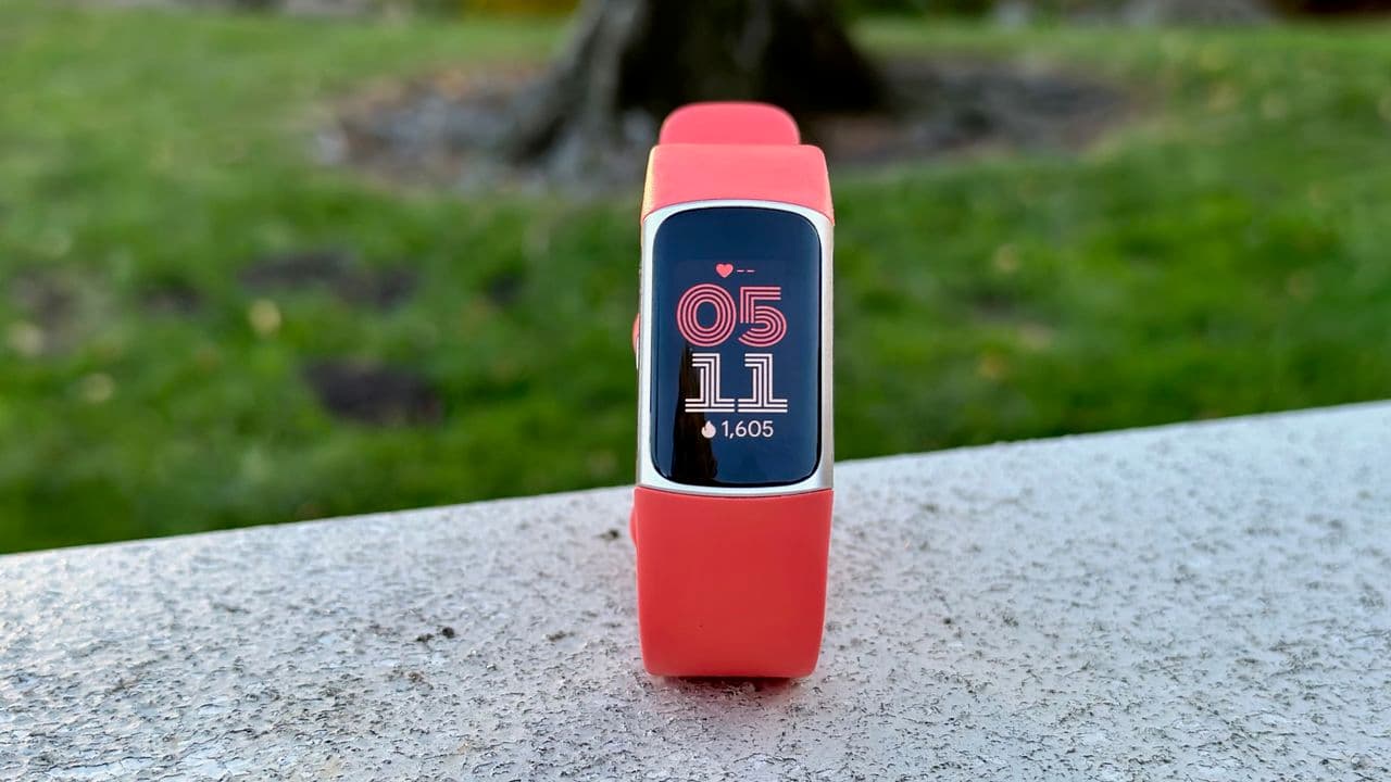 🔥 ALERT: Your fave fitness tracker is 25% OFF on Amazon! Time to flex those savings, fam! 💪💸 #Blessed