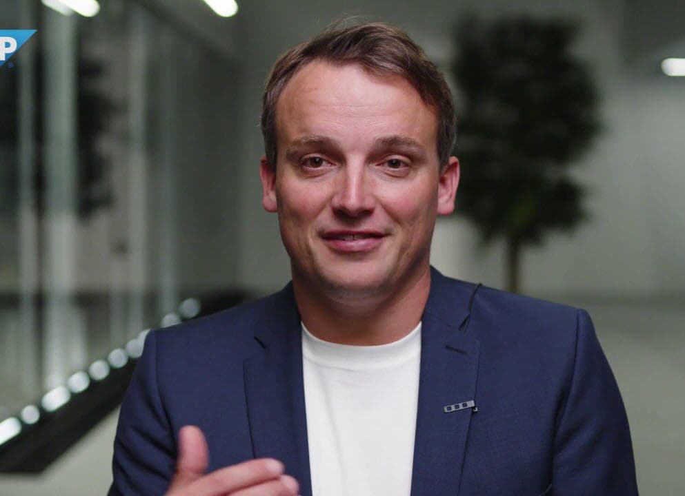 🚨 SAP flexing hard but took an L on cloud dreams 💀💸 "Strong results" but still mid, fr fr. #TechStruggles