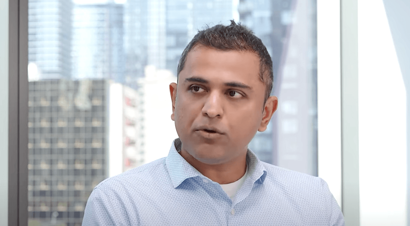 🚨BREAKING: Amazon throws shade at AI prices 💸💀 Meet Bedrock's boss, Atul, making software agents go brrrrr! 🤖🔥 #BigBrainEnergy