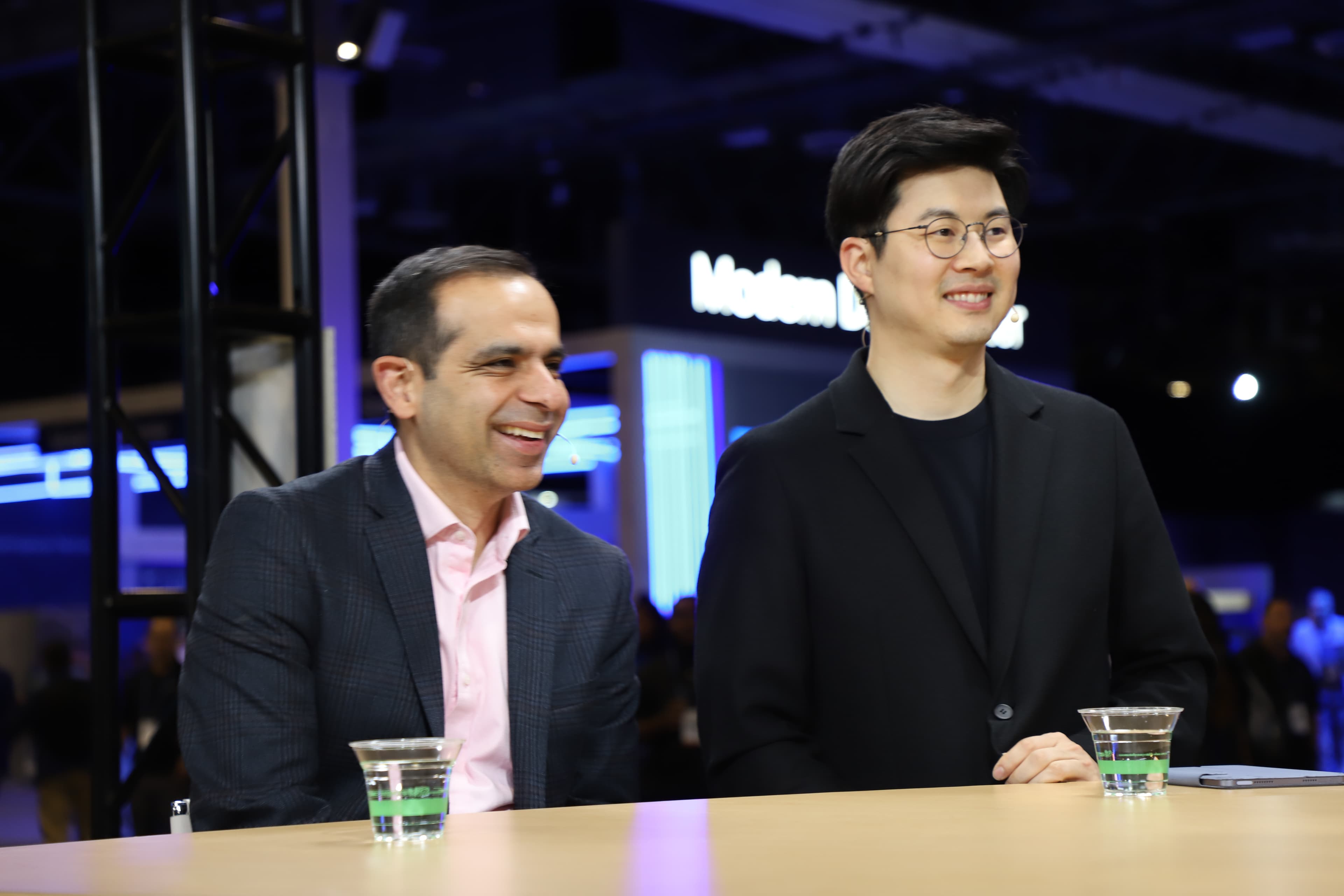 "People at Elice & Dell flexing on AI education like 🧠💪 Modular data centers? That's a whole vibe! 🔥💀 #TechNerds"