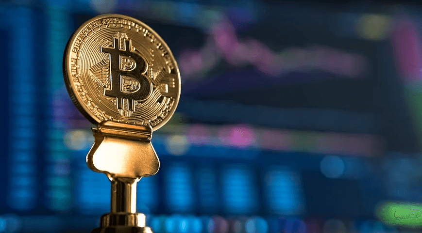 🚀 Ripple dropping $200M to snag Rail 🤯 🚂 It's like crypto Tinder but for stablecoins! 💸💔 #Based
