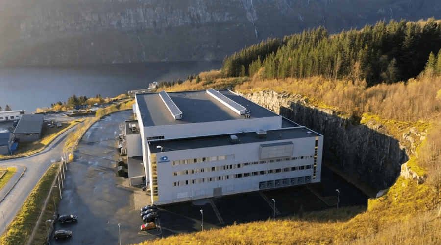 Nscale just bagged $1.1B 💰 from Nvidia! Time to flex those AI gains, no cap! 🤖🔥 #FundsOnFleek