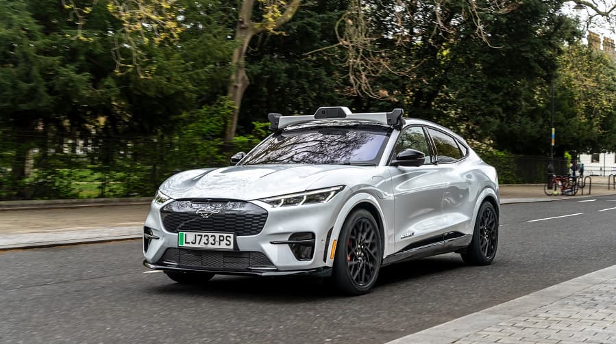 Nvidia throwing $500M at Wayve like it's free sh*t after that $900M Enfabrica W 😤💸 #TechFlex 💀🔥