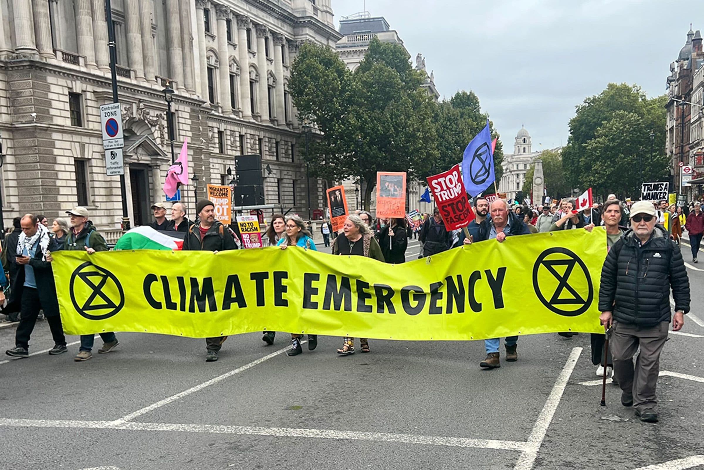 "Anti-Trump squad going full Sherlock on the US-UK AI deal: ‘Y’all are naive AF’ 🤡💀 #AIcringe #Doomers"