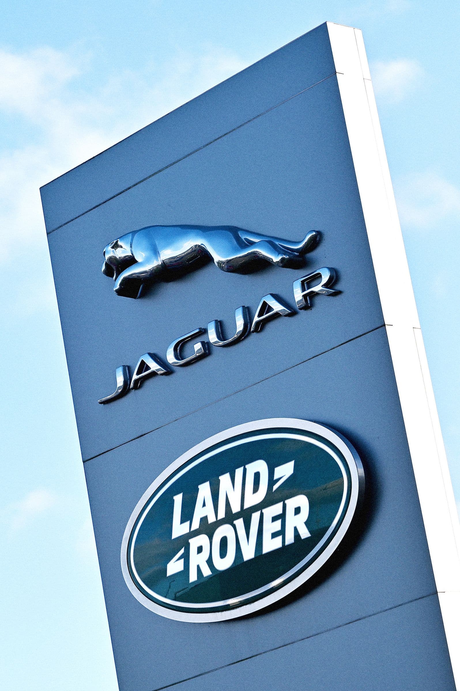 "Jaguar Land Rover got cybernapped ๐๐ป Now supply chain's as broken as my WiFi ๐ฉ๐ #RIP"