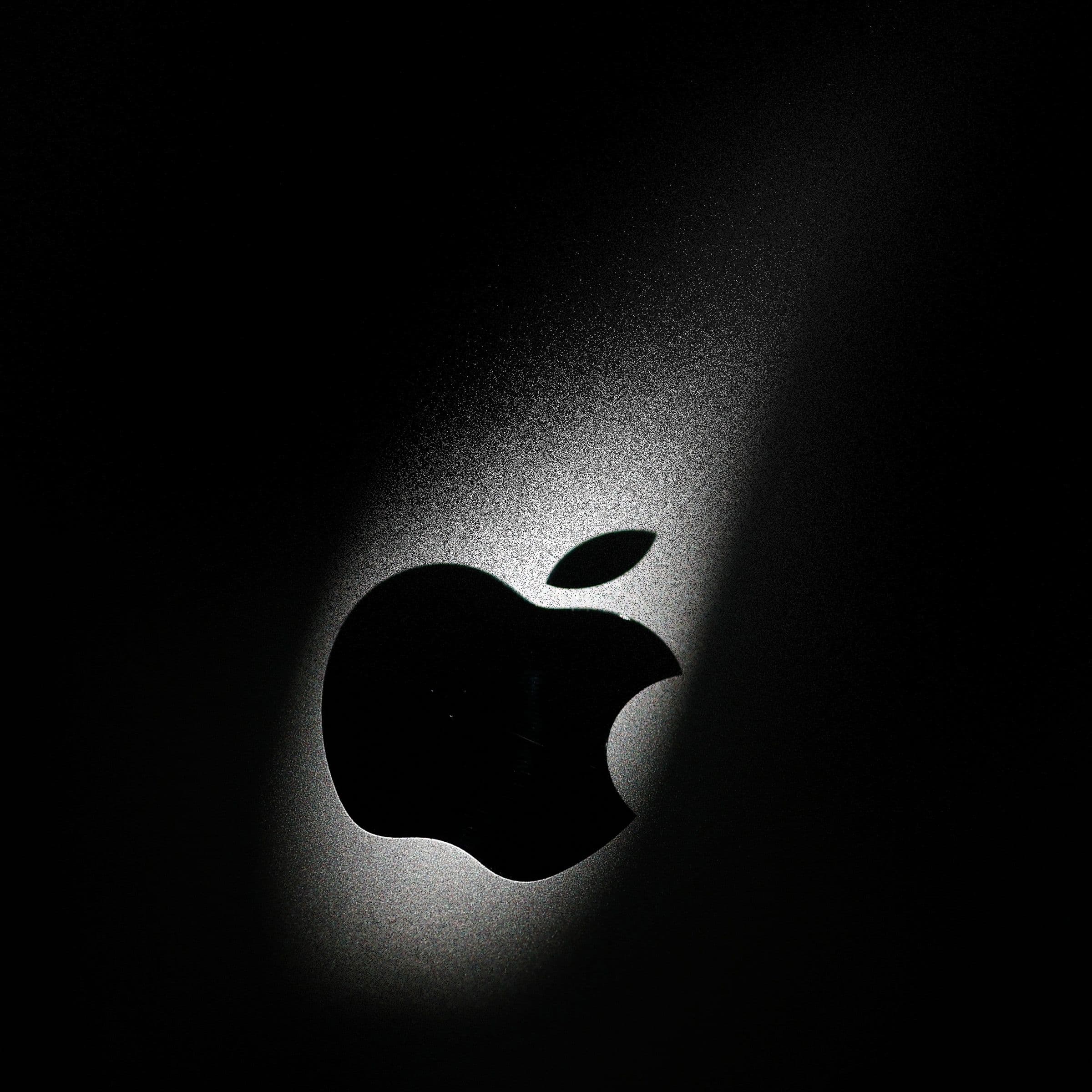 🚨 Apple’s paying 2M for your bug-finding skills! 🐞💰 Hackers, it’s time to flex those fingers! 🔥💀 #BigBrainEnergy