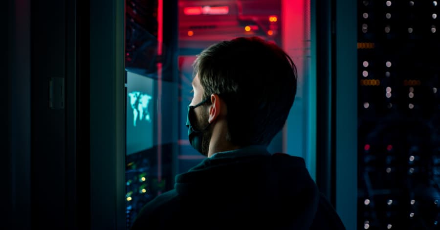 🚨 CISA says: China’s got a VIP pass to your VMware! Zero-day’s popping off! 💀💻 #HackersGonnaHack