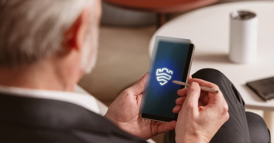 "Samsung Knox flexin’ on hackers like 💀👊 ‘Keep your Android open, but NOT your data!’ 🔒📱 #NoCap"