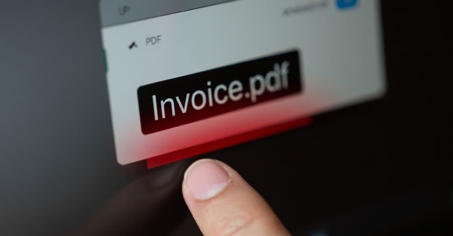 Silver Fox hits Japan & Malaysia with Winos 4.0 like it's Tinder๐๐ฅ! HoldingHands RAT got dem moves! ๐๐ฏ๐ต๐ฒ๐พ #TechNetflixAndChill