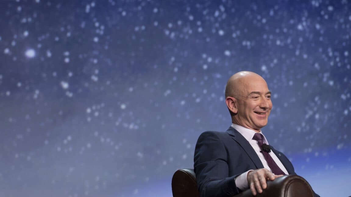 Jeff Bezos: “I’m back, baby! 🤑 Time to flex those CEO muscles like it’s 2019! 🚀 #FearTheBeard”