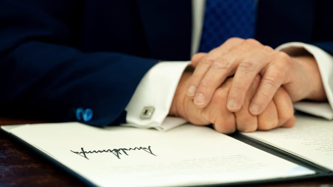 "50+ science nerds say 'Nah' to Trump’s executive order like it’s a bad TikTok dance 💀✌️ #BigBrainMoves"