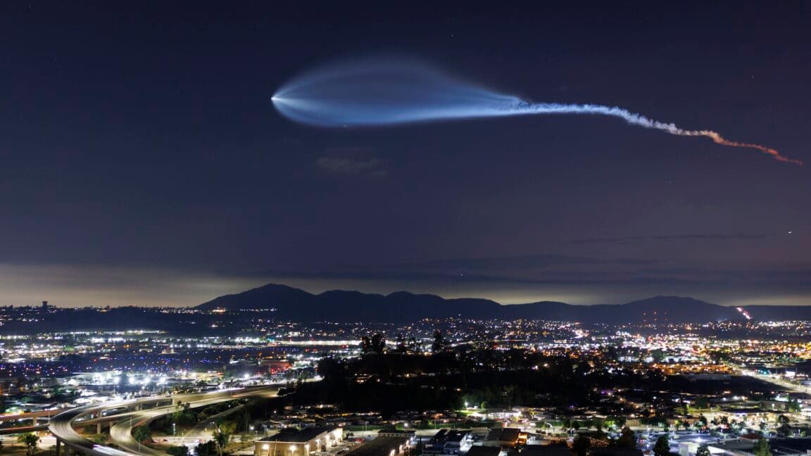 🚀 SpaceX flexin’ on us: Recovering rocket wreckage like it’s midterms week! 🧠💀 #FutureVibes✨