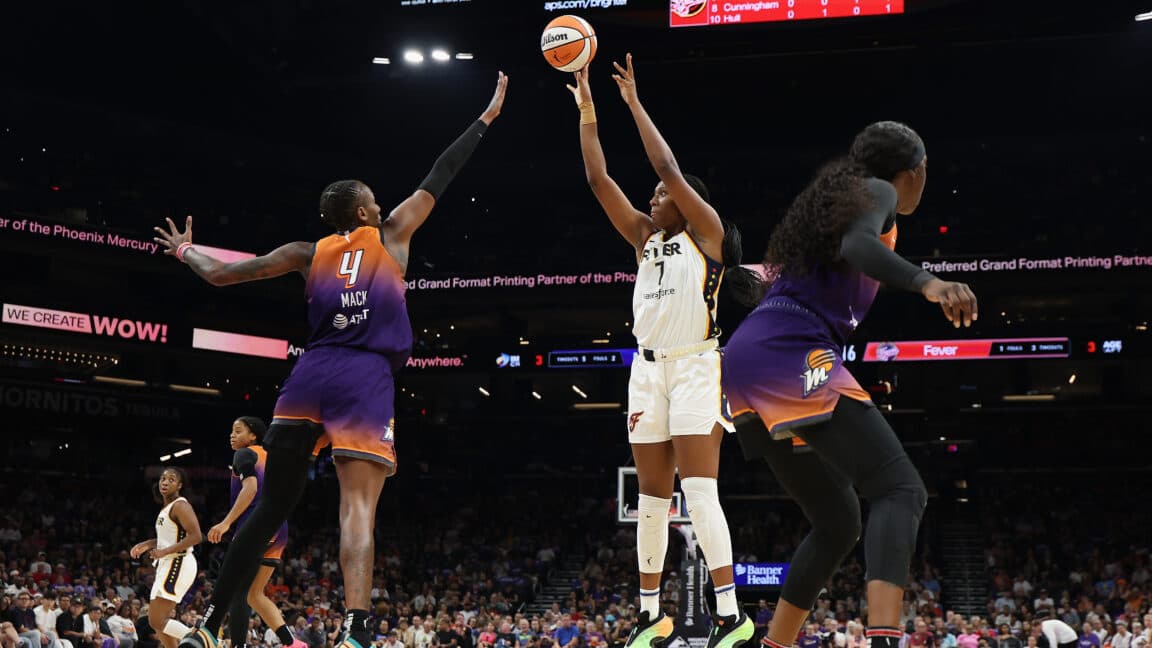 "Crypto memecoins be like: raining green dildos on WNBA courts! We vibinโ ๐ฅ๐๐ #NotARealJob"