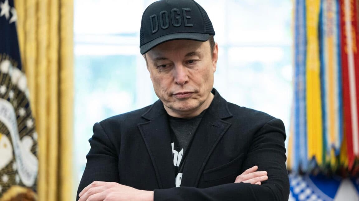 Starlink out here asking for $$ like it’s a school fundraiser 💸🧑🎓 but states are like “Nah fam, cope.” 💀🚀 #Cringe