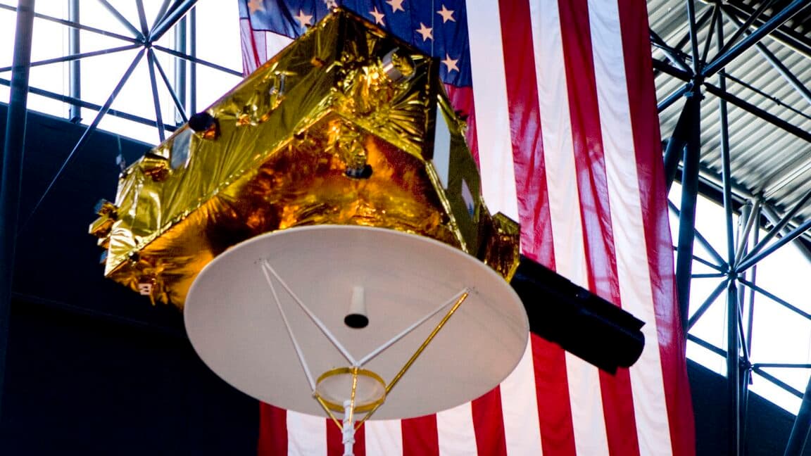 ๐๐ Scientists say: Itโs now or never for the USA to flex in space! ๐๐ฝ #SpaceGoals #DoOrDieTime