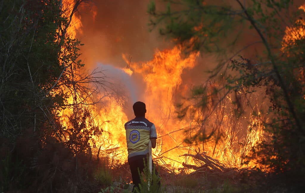 "Science is under attack & the ops are real! 🚨🔬 Who’s the villain in this cringe saga? 👀🔥 #PlotTwist"