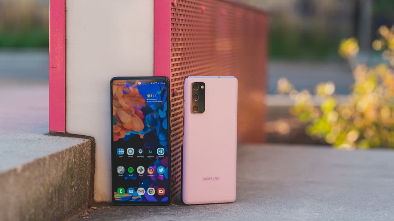 ๐จ๐ Samsung Galaxy S20 FE getting its last update in Oct 2025? Time to say "goodbye, boomer!" ๐๐ฑ #RIPFE