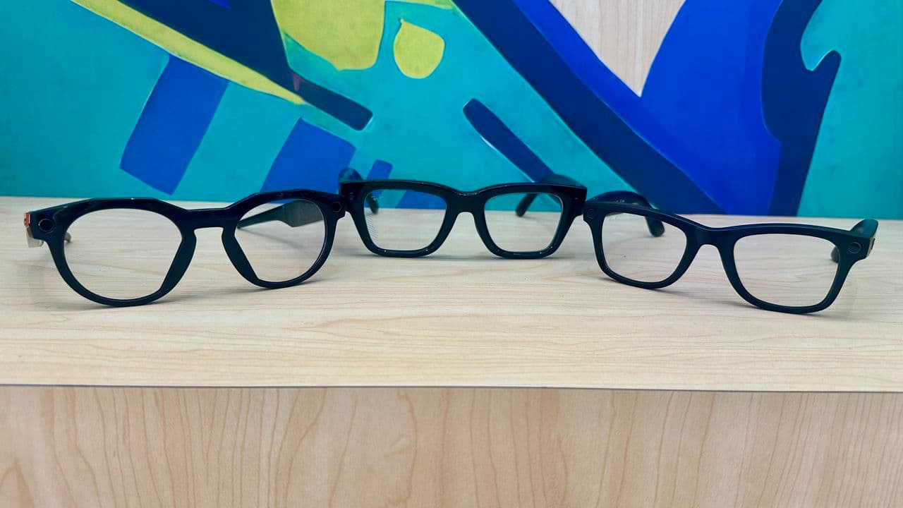 ๐จ Ray-Ban Meta 2 or Oakley HSTN? Choose your cringe! ๐ฅ #VisionWar2023 ๐๐โจ No cap, letโs see those shades! ๐๐ฅ