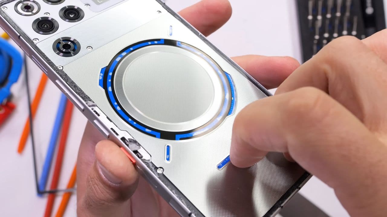 "RedMagic 11 Pro’s liquid cooling gets DRIPPY in JRE's torture test 🔥💦 #RageQuitConfirmed"