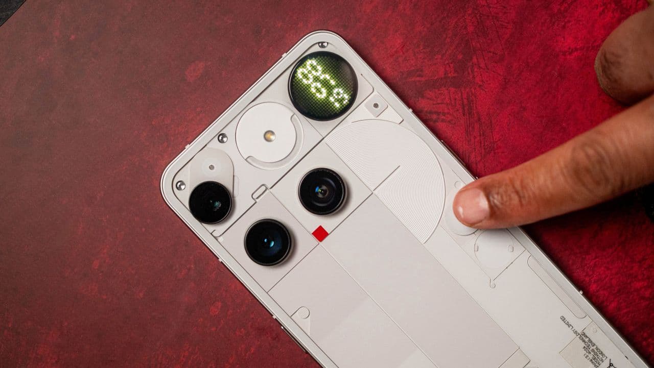 "Budget flagship’s price drop: finally not a broke boi’s nightmare before Black Friday! 💸👀 #Winnin"