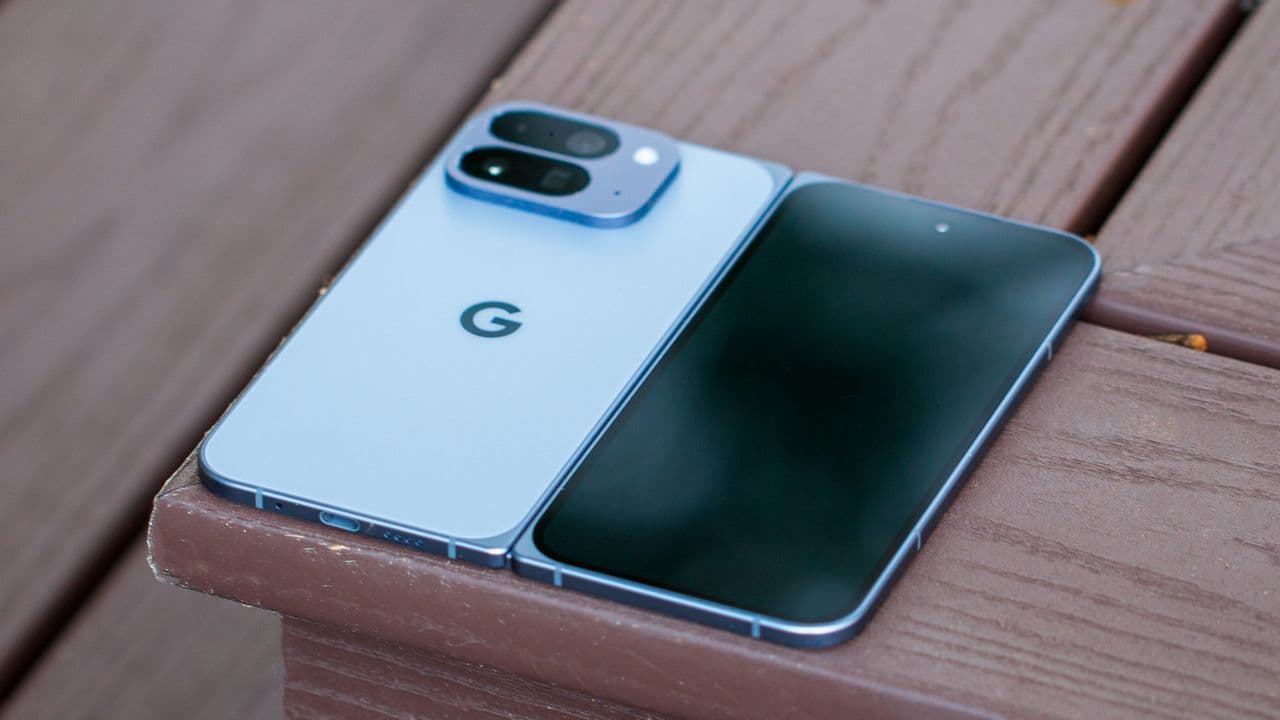 "Google Pixel 10 Pro Fold Battery Life: Lasts longer than your ex's excuses 💀🔋 #FoldedAndBroke"