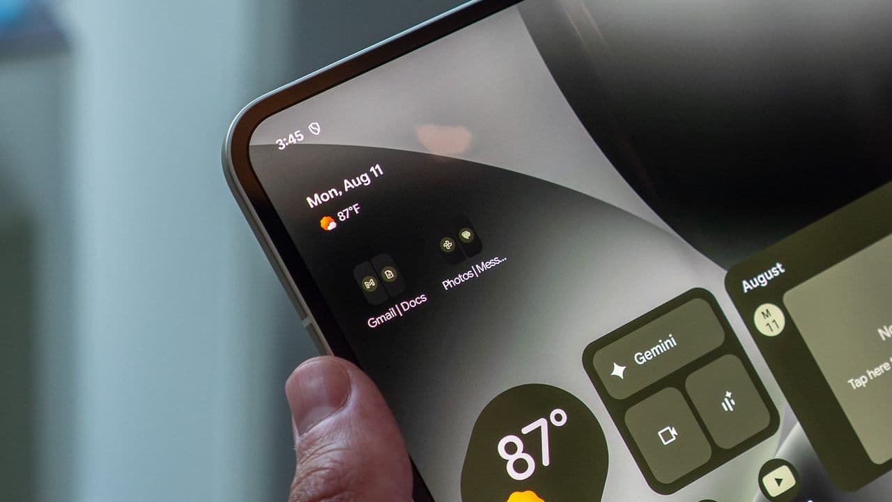 "Don’t let your Pixel 10 Pro Fold screen go all cracked up! 🥲💔 Cop these protectors for 2025 🔥💯"