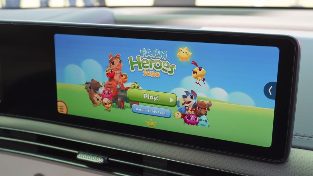 🚗💀 Google ditching in-car mini-games? Sorry, your road trip just went from 100 to 0, fr fr! 🔌🎮 #SadVibes