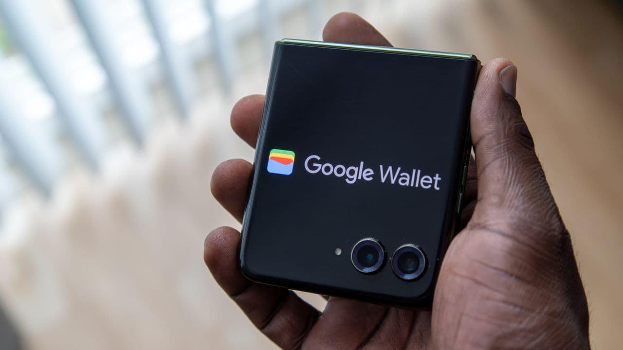 🚨 Google Wallet helping Android peeps board planes like it's a TikTok dance 😎✈️ #NoCap🔥