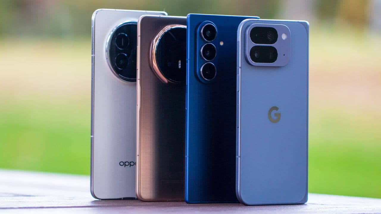 ✨ Disney and YouTube TV are beefing harder than your last family dinner 🍗💥 Google Maps actually upgraded—so now you can get lost in style! 🚀💀 Qualcomm flexing earnings like it’s gym day! 💪🔥 #TechDrama