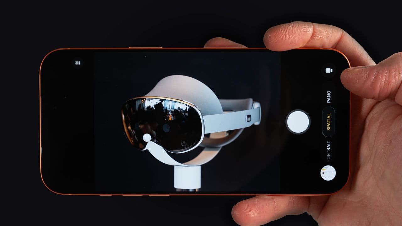 "Galaxy XR tryna level up its vibes but Google’s still buffering 😂💀 Until then, it's all cap! 🔥🚀 #TechStruggles"