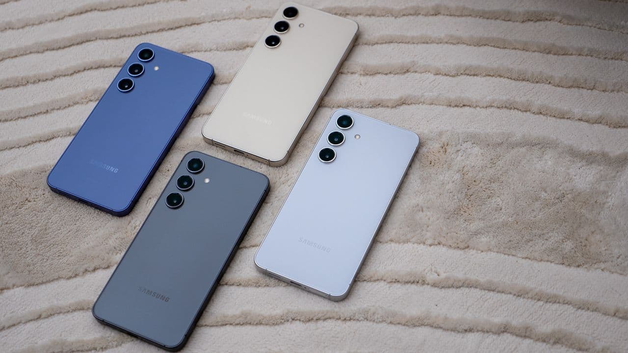 "Galaxy S26 Plus vs. S24 Plus: Is it a glow-up or a glow-down? 🤔💥 #UpgradeOrNah"