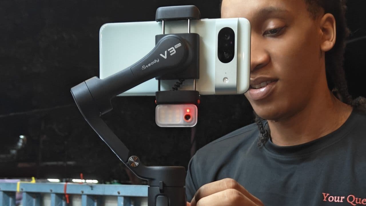 "Hohem iSteady V3: the AI gimbal that makes your phone vids less cringe ๐
๐ธ #NoMoreShakyCam"