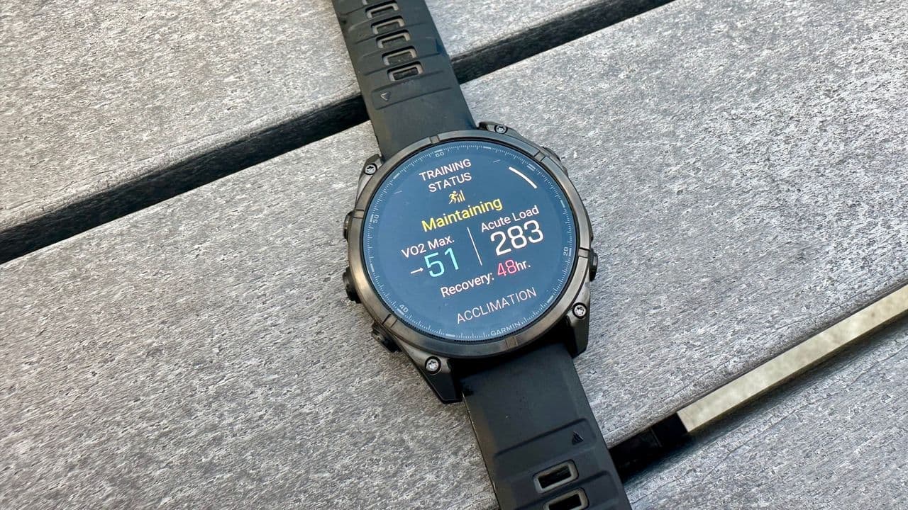 "Scoring a last-gen Garmin for cheap? ๐ค Smart shopper or Black Friday noob? ๐๐๏ธ #DealOrNoDeal"