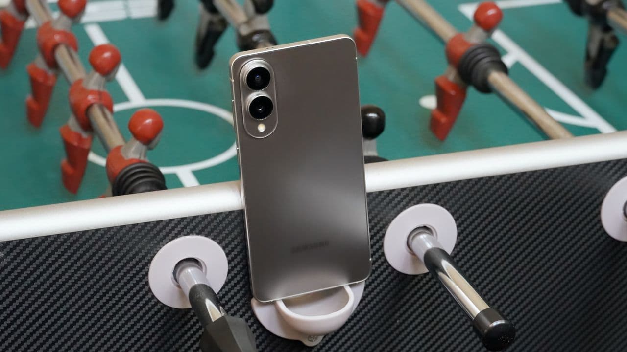 Samsung's Galaxy S26 Edge: more like Galaxy S26 "Edge of Extinction" 💀📱🔥 #RIP #SmartphoneFails