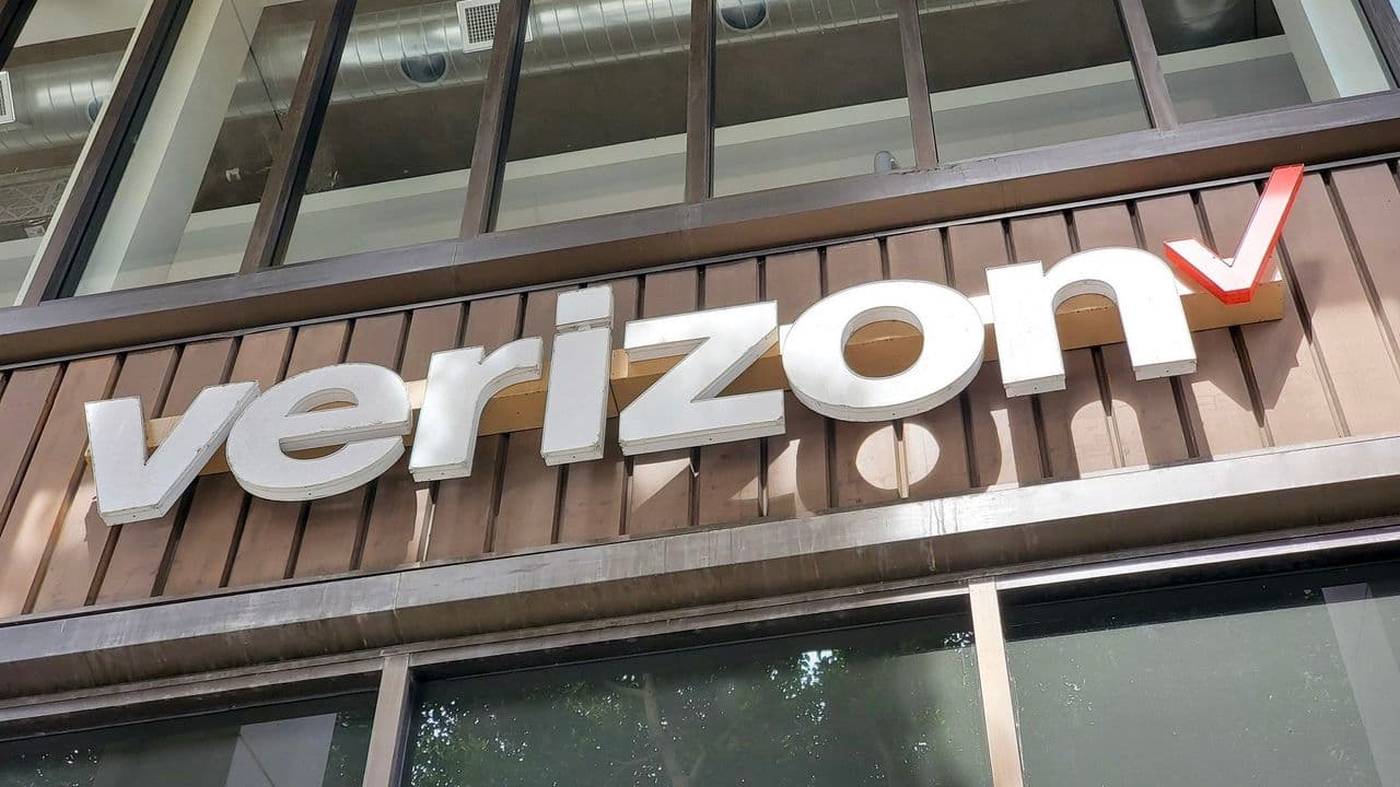 ๐ Verizon dropping 6G like it's a new iPhone ๐ฑ๐ Get ready to vibe in a WiFi wonderland! ๐ฅ #LevelUp ๐ถโจ