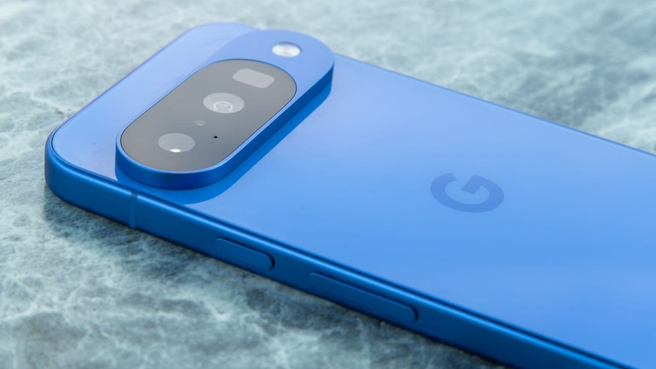 🔥 When you thought the Pixel 10 deal was dead, but it’s back like it never left! 😂💀 #Unreal #TechMagic