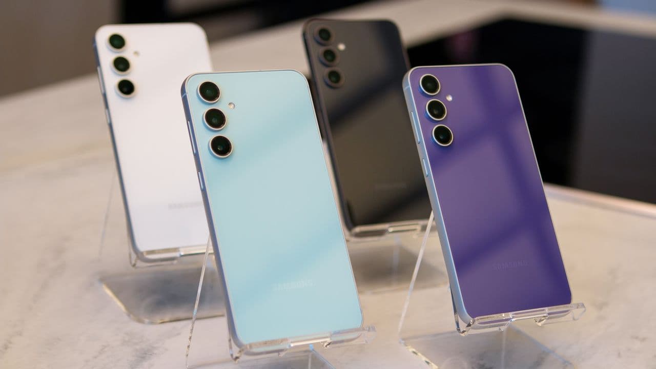 Galaxy S23 FE squad get ready! 🥳 One UI 8 is dropping harder than your ex's texts! 🔥📱💀 #UpgradeCity